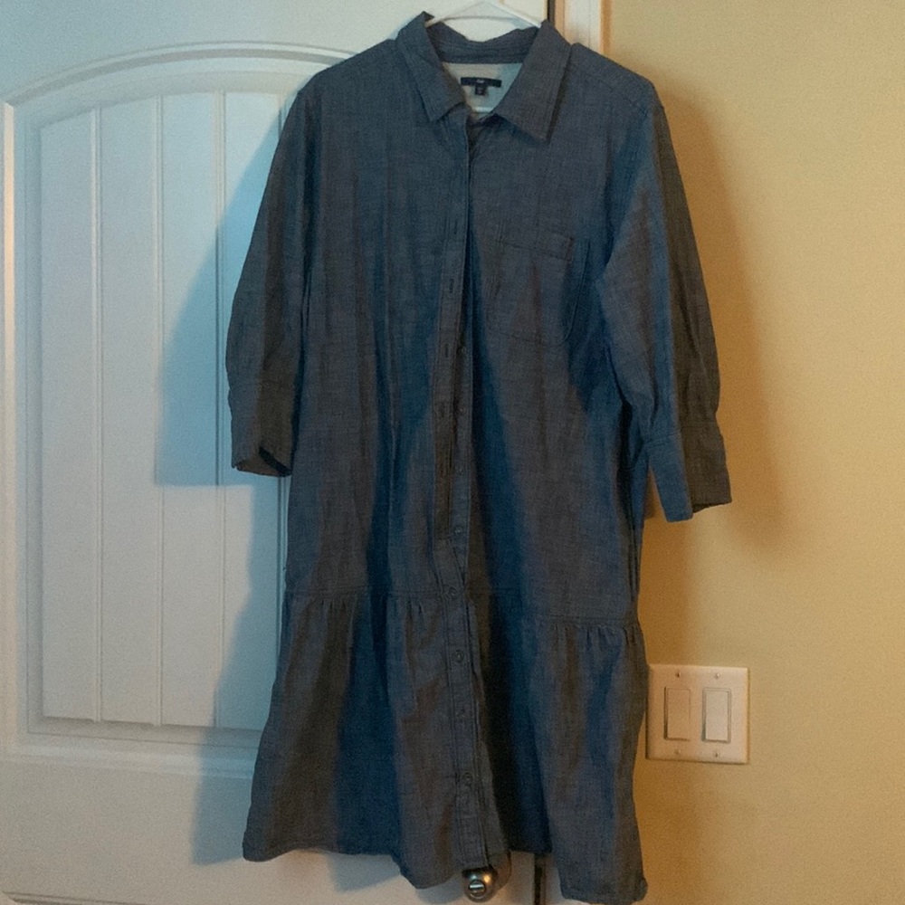 Cute multi season Gap jean dress!